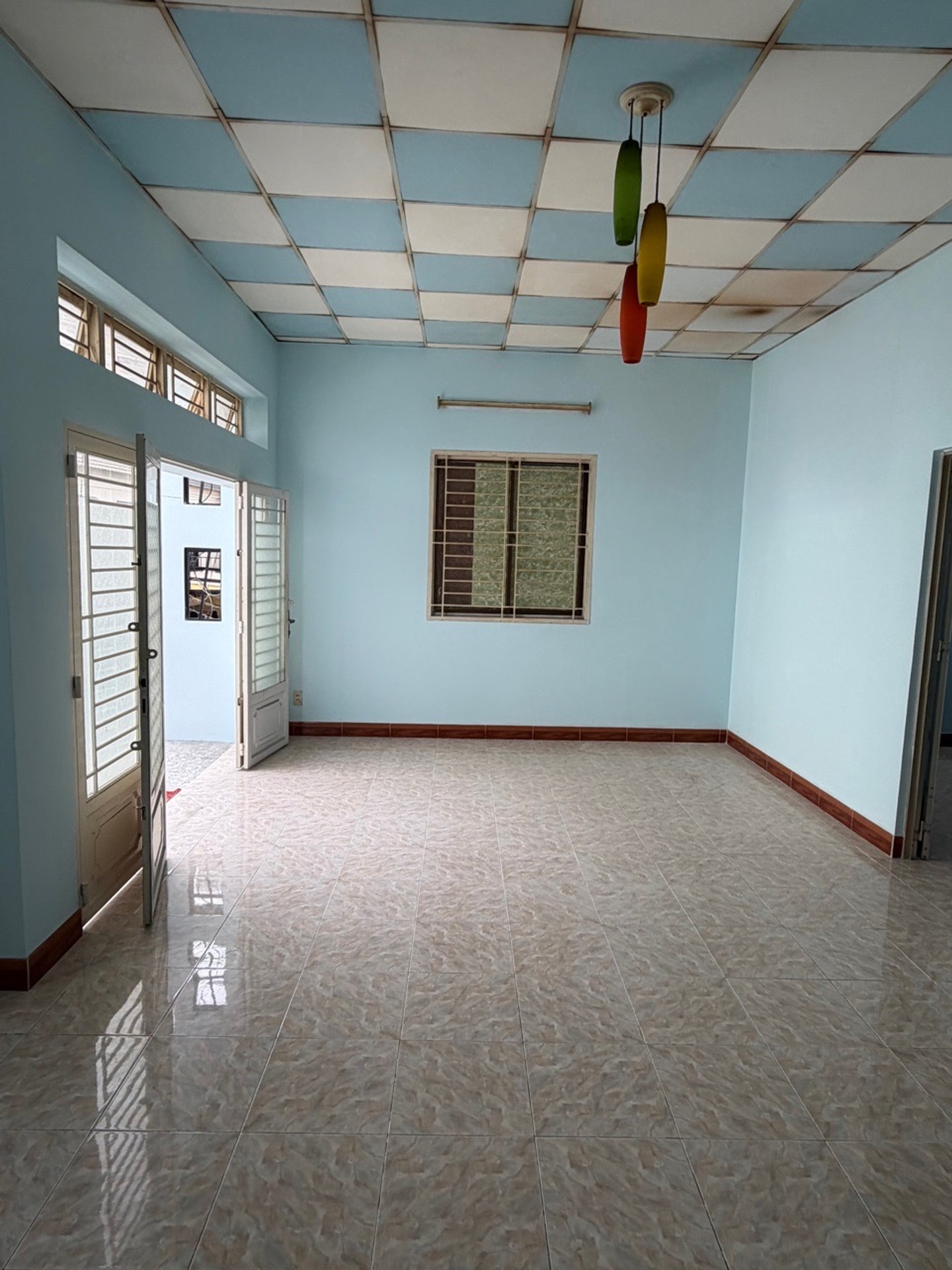 SÁT MT PHAN XÍCH LONG, PHÚ NHUẬN, 75M2 SẴN 3 TẦNG ĐÚC BTCT. GIẢM 350TR CHỈ 7.3T