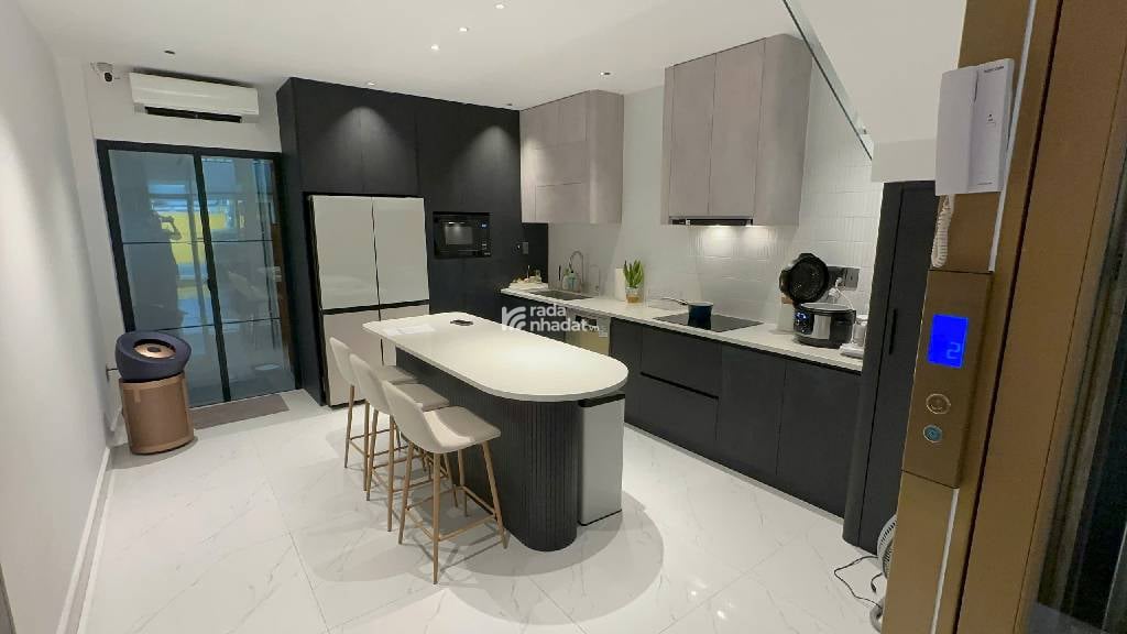 SÁT SÂN BAY, HẺM XE HƠI HOÀNG VĂN THỤ, PHÚ NHUẬN, 72M2 CÓ KC Ở NGAY. GIẢM 350TR CHỈ 21.5T TL 