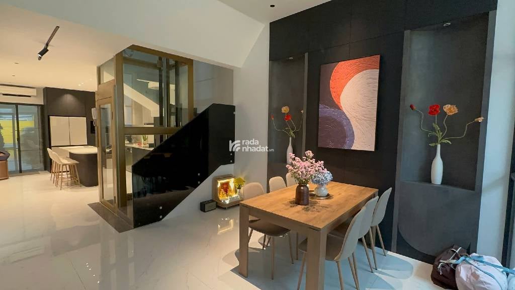 SÁT SÂN BAY, HẺM XE HƠI HOÀNG VĂN THỤ, PHÚ NHUẬN, 72M2 CÓ KC Ở NGAY. GIẢM 350TR CHỈ 21.5T TL 