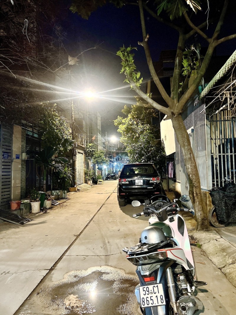 Bán Đất 70m2 Thổ Cư, Nguyễn Xiển, Sát VINHOMES GRAND PARK. Giá 3.9 Tỷ
