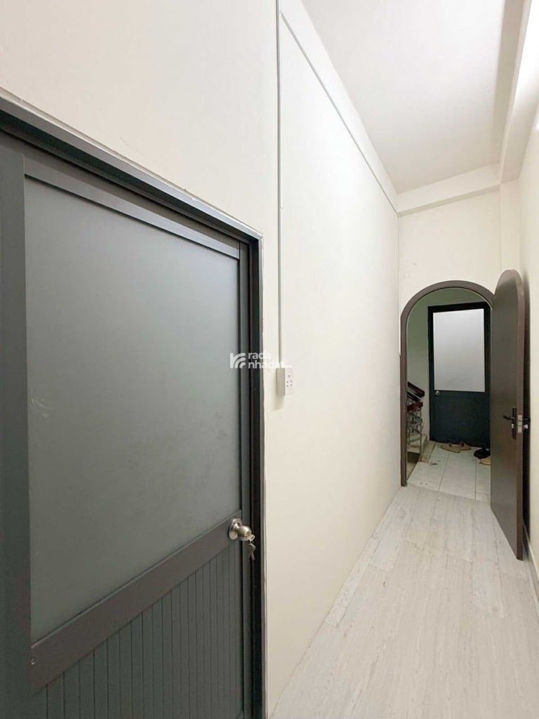 TRUNG TÂM TÂN BÌNH - HẺM XE HƠI VÀO NHÀ - SÁT BÊN CÔNG VIÊN LÊ THỊ RIÊNG - DÒNG TIỀN CHO THUÊ 20TR