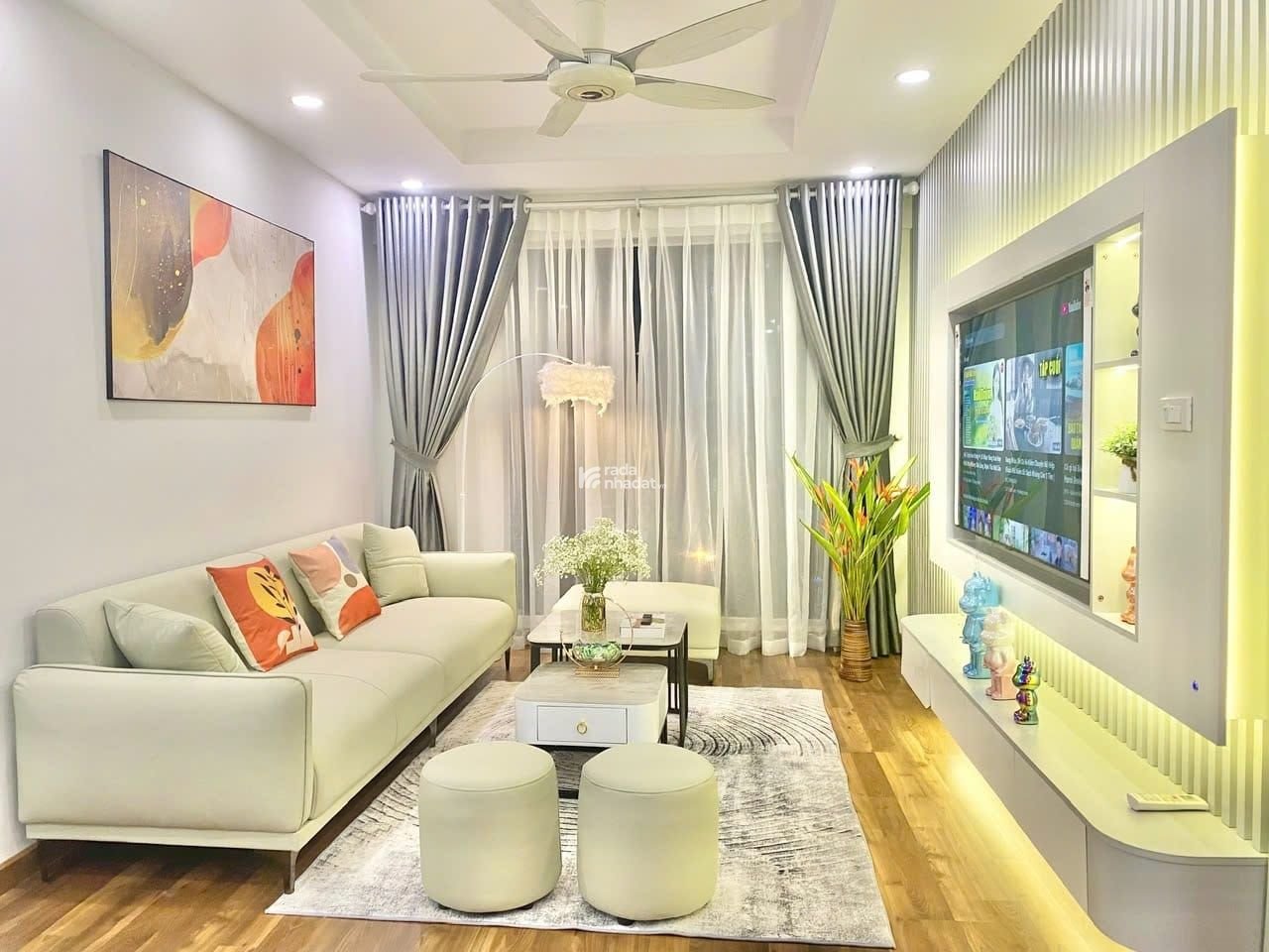 Mình bán căn hộ 2PN, 2VS full đồ đẹp 80m2 CC The Garden Hill - 99 Trần Bình, Mỹ Đình có Slot xe oto