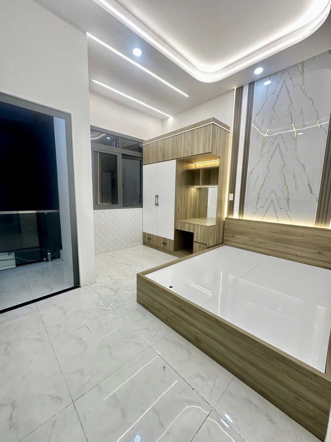 SOS! Bán nhà 2 lầu, hẻm xe hơi 6m tại đường Lê Văn Quới, Bình Hưng Hòa A, Bình Tân, sổ riêng