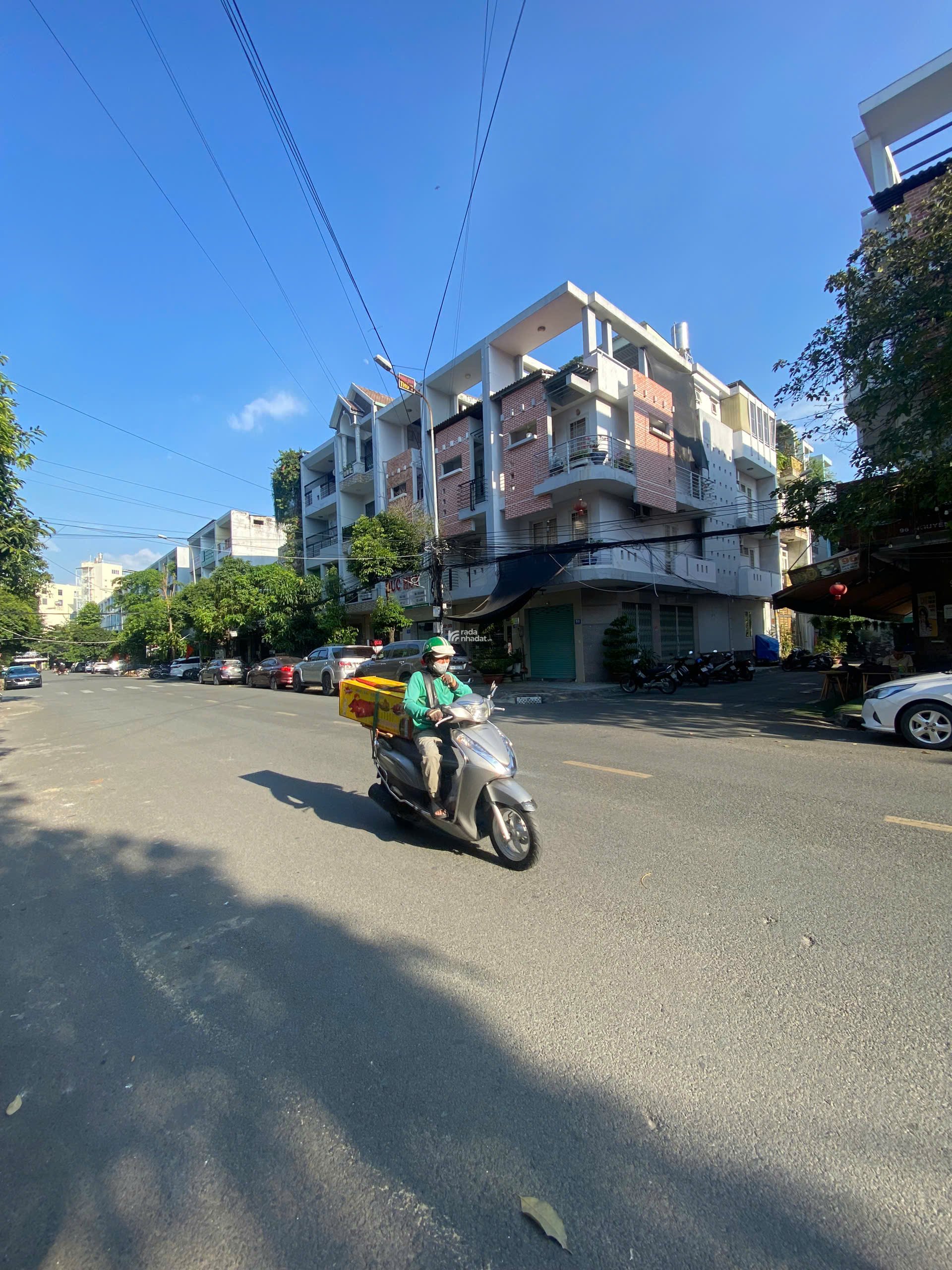 Bán nhà cạnh big c trường chinh 68 m2 3 pn 6 tỷ đường 8 m hẻm kinh doanh