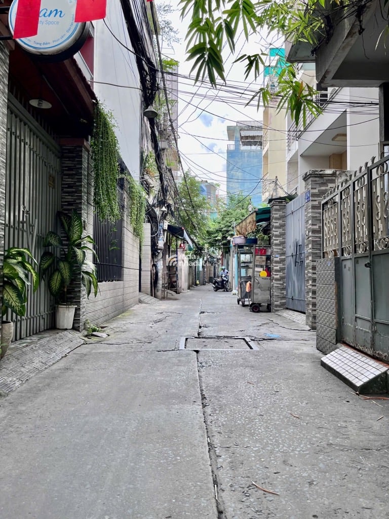 HẺM XE HƠI CHUẨN 4M THÔNG – VỪA Ở VỪA KINH DOANH – HIẾM GIỮA TRUNG TÂM QUẬN 3