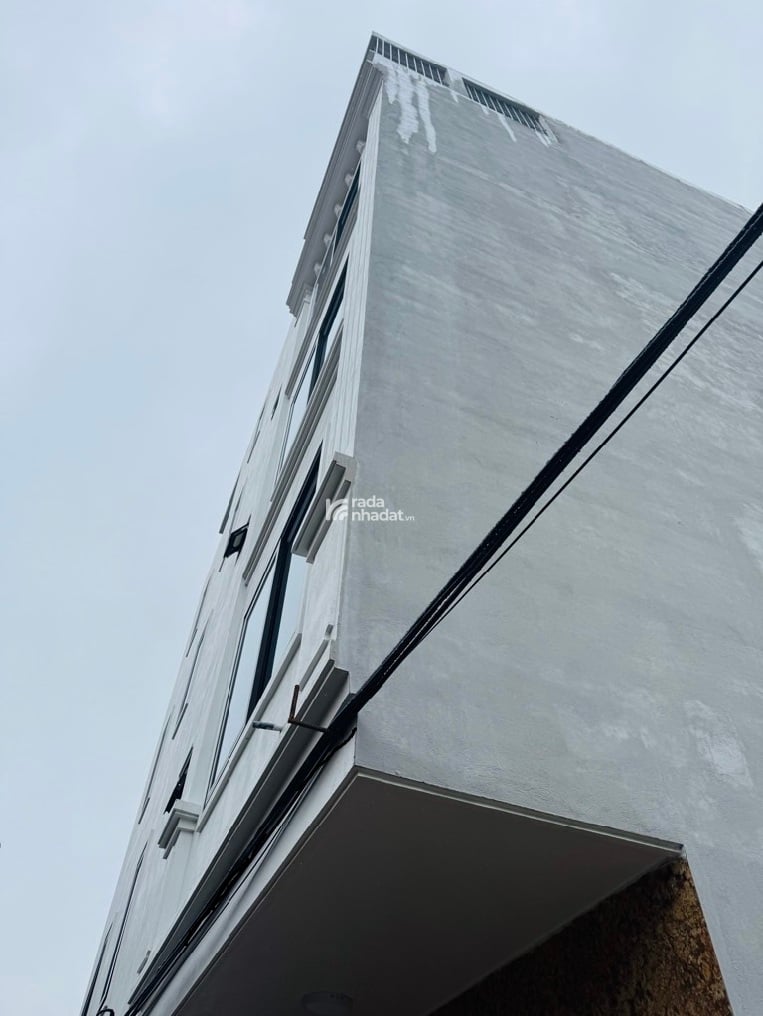 NHÀ ĐẸP 4 TẦNG - TRUNG TÂM CẦU GIẤY - SỔ VUÔNG 40M2 - 8.5 TỶ TRAO TAY