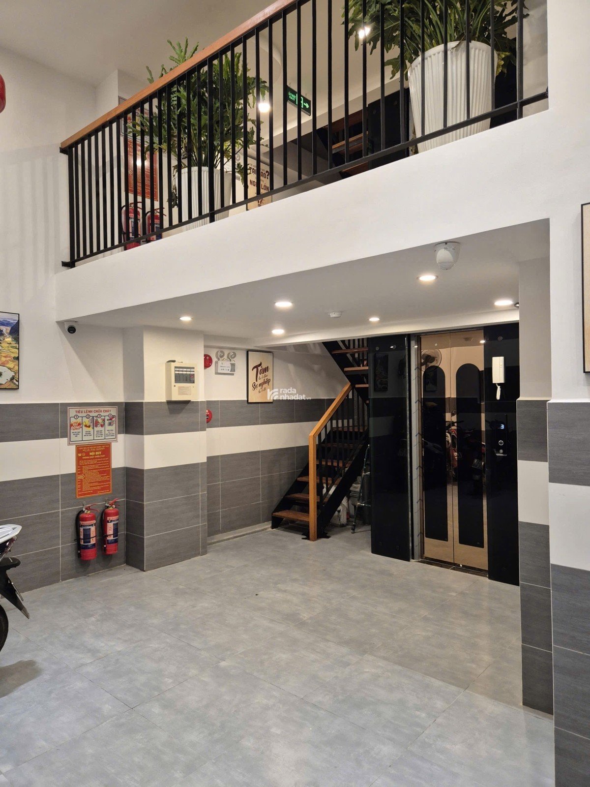 CHDV HẠNG SANG 2 MẶT TIỀN TÔN THẤT TÙNG Q1 - DÒNG TIỀN 1.2 TỶ/NĂM