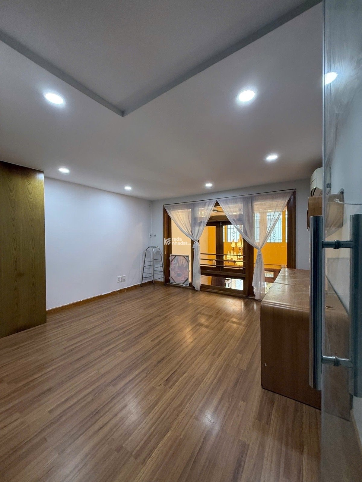 BÁN GẤP NHÀ HẺM XH - LÊ BÌNH - TÂN BÌNH - DT:50M2 ( 4,2  12 ) 4 TẦNG NỘI THẤT GỖ - NHỈNH 9 TỶ