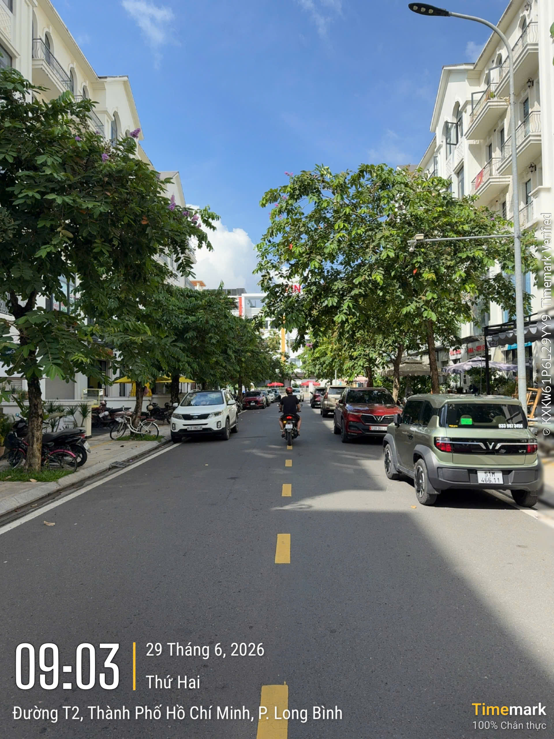 Bán nhà phố 162m2 xẻ khe tại Vinhomes Grand Park giá bán chỉ 25.8 tỷ 
