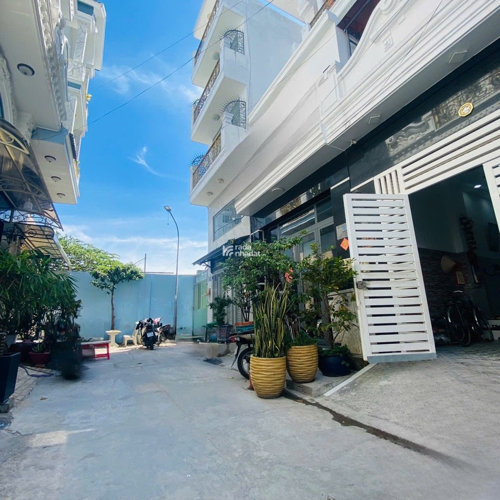 NGAY HƯƠNG LỘ 2 - GIÁP TÂN PHÚ - KỀ BÊN QUẬN 11 - NGAY NGÃ TƯ 4 XÃ