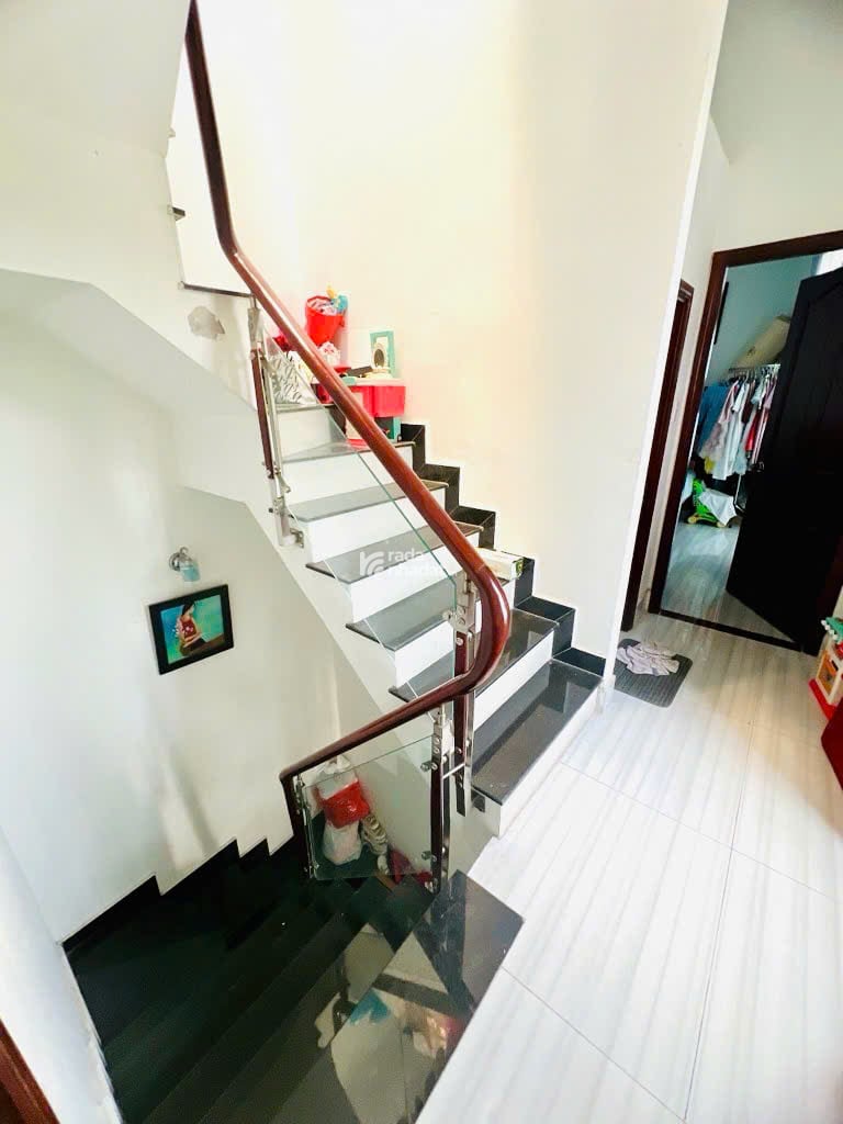 SIÊU PHẨM XE HƠI NGỦ TRONG NHÀ - 4 TẦNG KIÊN CỐ CHẮC CHẮN - HOÀN CÔNG ĐỦ - CHỈ HƠN 5 Ty TL