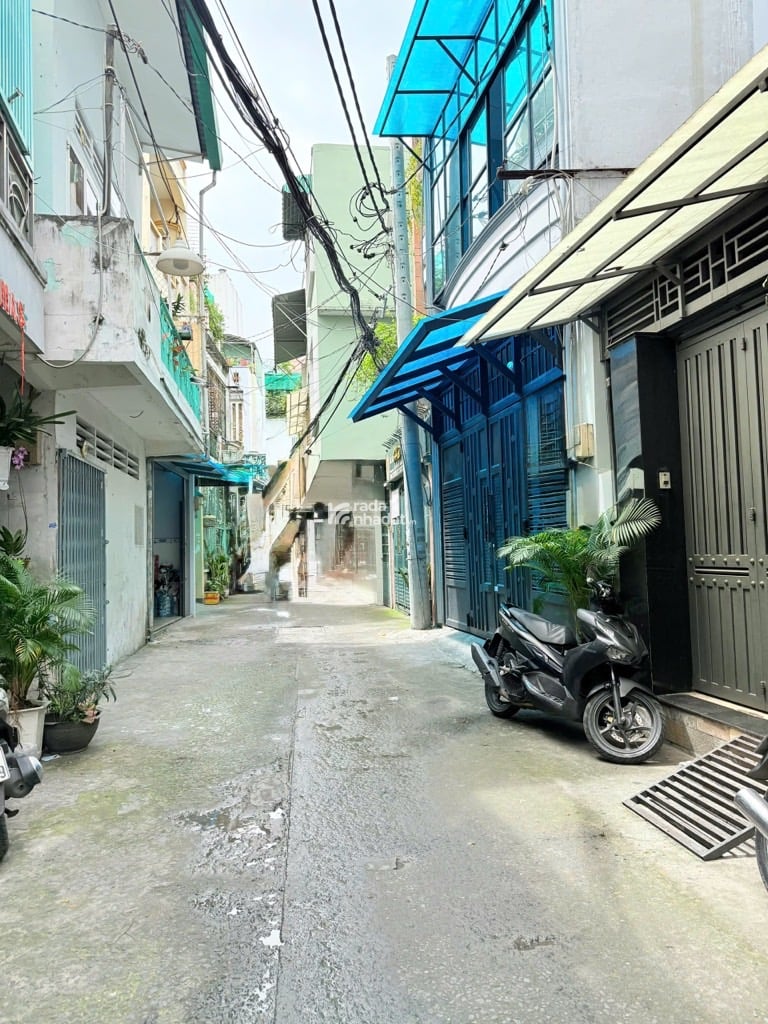 HẺM XE HƠI SÁT NHÀ, LẠC LONG QUÂN, TÂN BÌNH, 56M2 TIỆN XÂY. GIẢM 350TR CHỈ CÒN 4.9T TL 