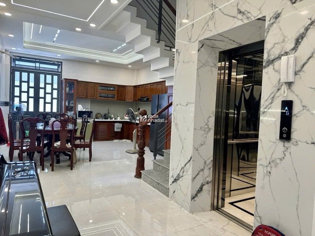 Nhà 4 tầng  khu phân lô Lê Thị Hồng  P17  Gò Vấp  Đường nhưa 8m thông  5.1x20m  Giá 19 Tỷ
