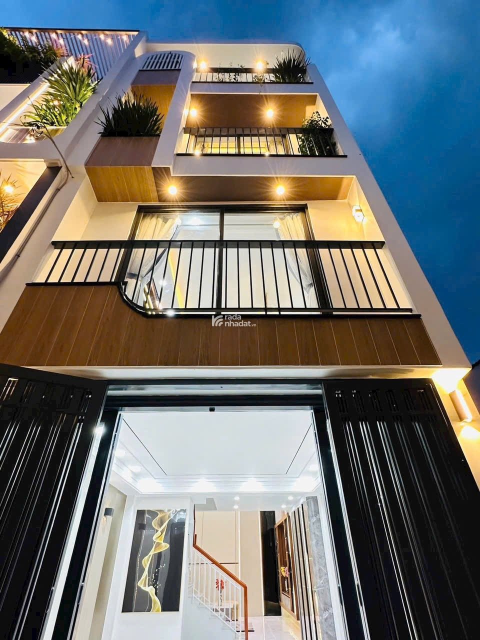 Bán nhà 66m2 đường Lê Văn Việt, Q9 xây 4 tầng gần cầu Bến Nọc hẻm 6m cho thuê 11tr/th