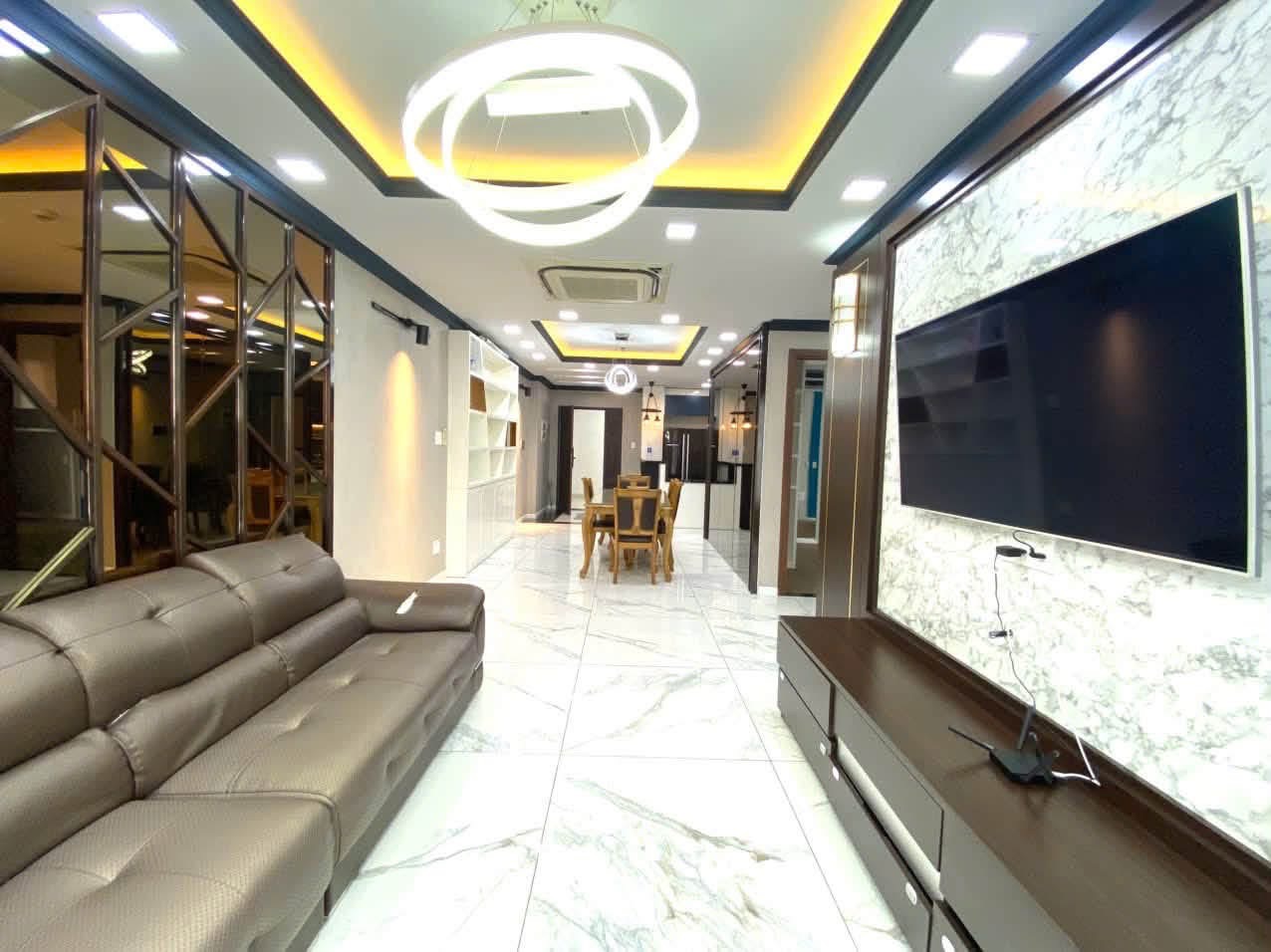 Scenic Valley D. Căn góc 107m2 _3PN, 2WC. Nội thất cao cấp. Giá thuê 30tr/tháng