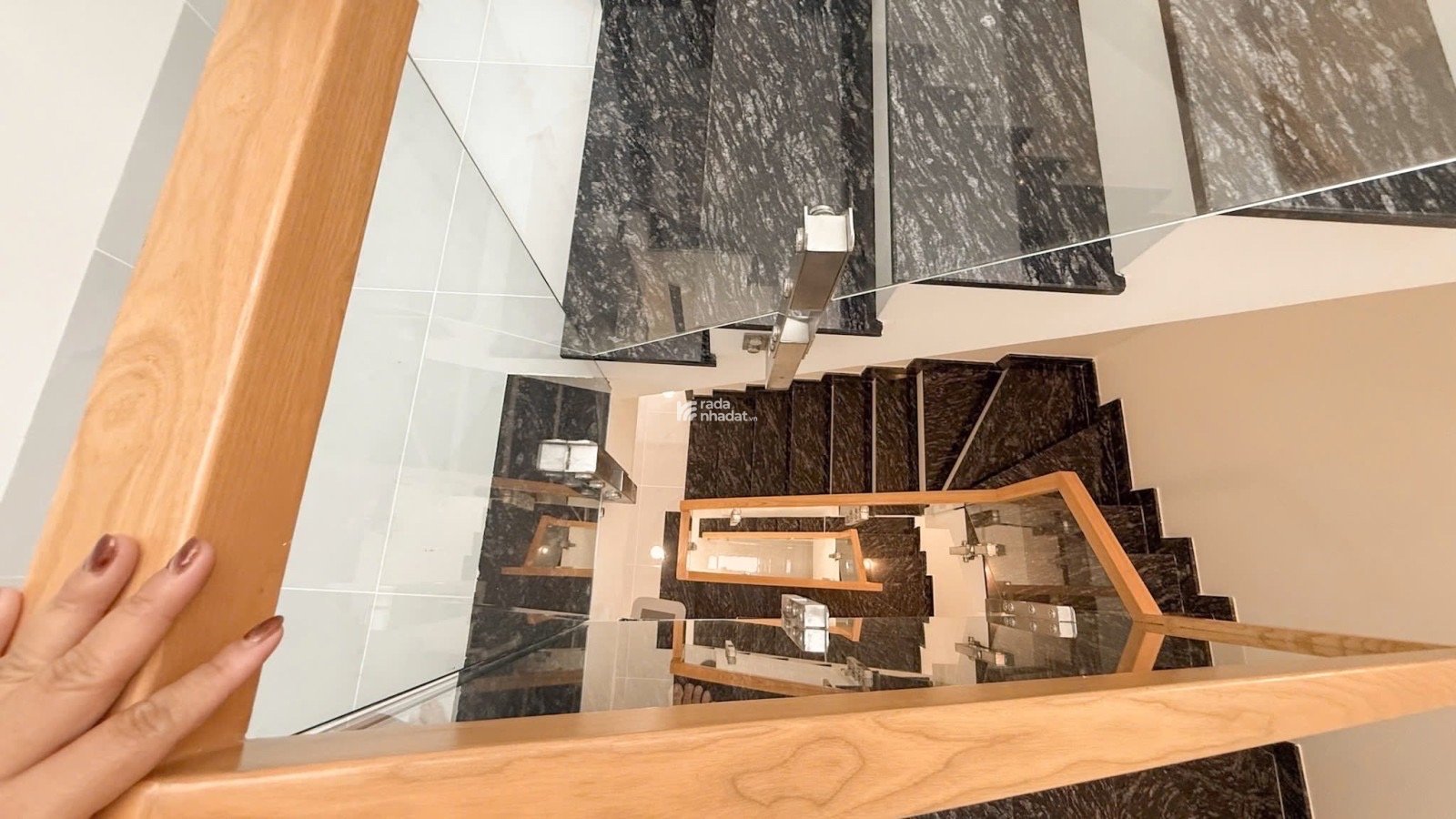 Bán nhà HXH 3.8m x 15m Nguyễn Trọng Tuyển nhà mới xây 4 tầng kiên cố