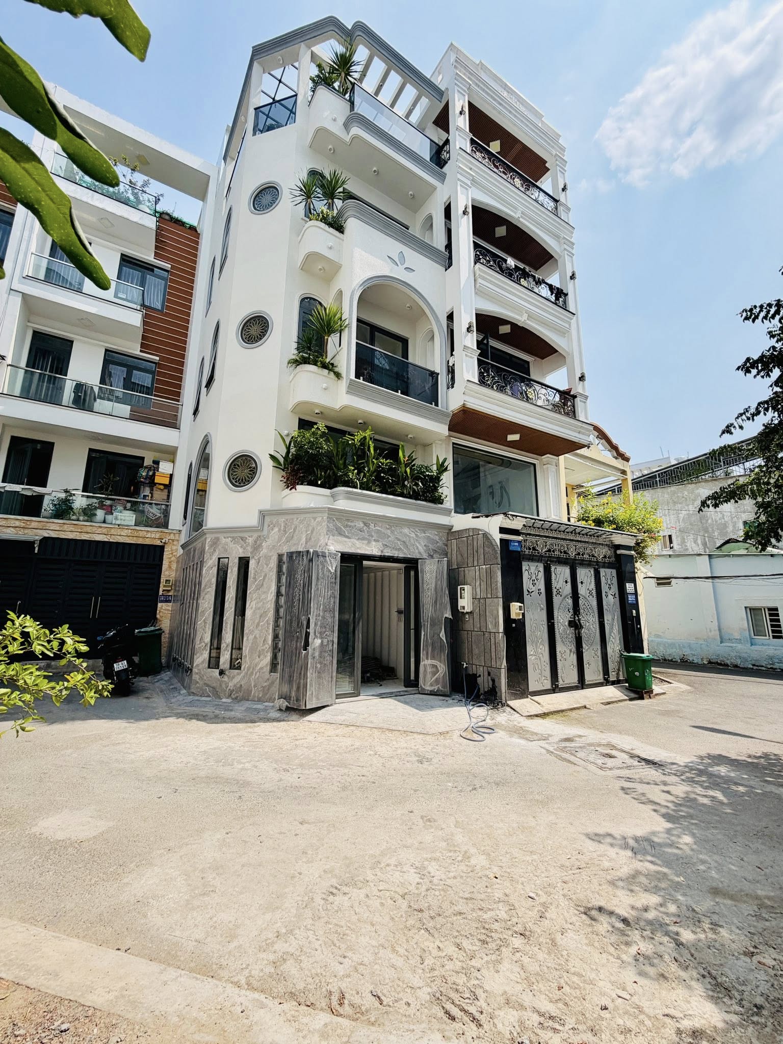 HẺM XE HƠI BUSINESS HIỆP NGUYỄN THÁI SƠN, GÒ VẤP, MỚI XÂY CỰC ĐẸP. CHỈ CÒN 11.6T 