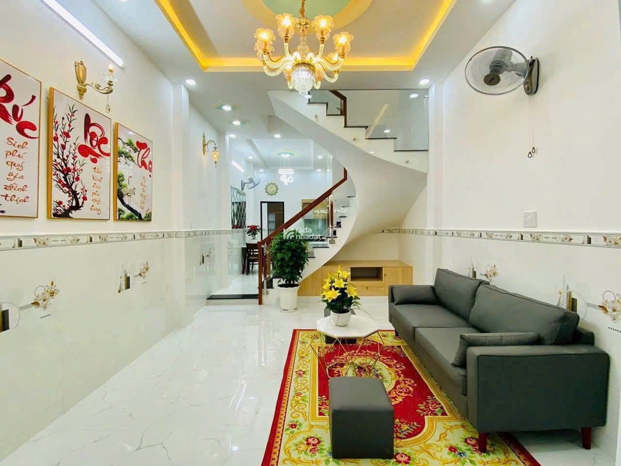 Chủ đi Mỹ! BÁN NHÀ CHÍNH CHỦ 3t280, 32m2 đường HOÀNG VĂN THỤ P4 TÂN BÌNH.
