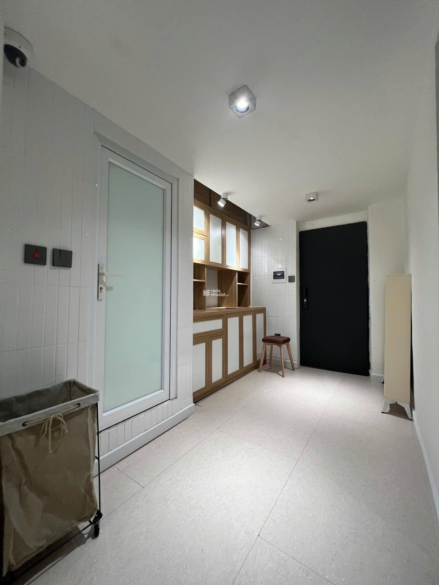 Cho thuê CC mini 1PN, 1VS, 50m2, có ban công giá tốt tại Tây Hồ, Hà Nội