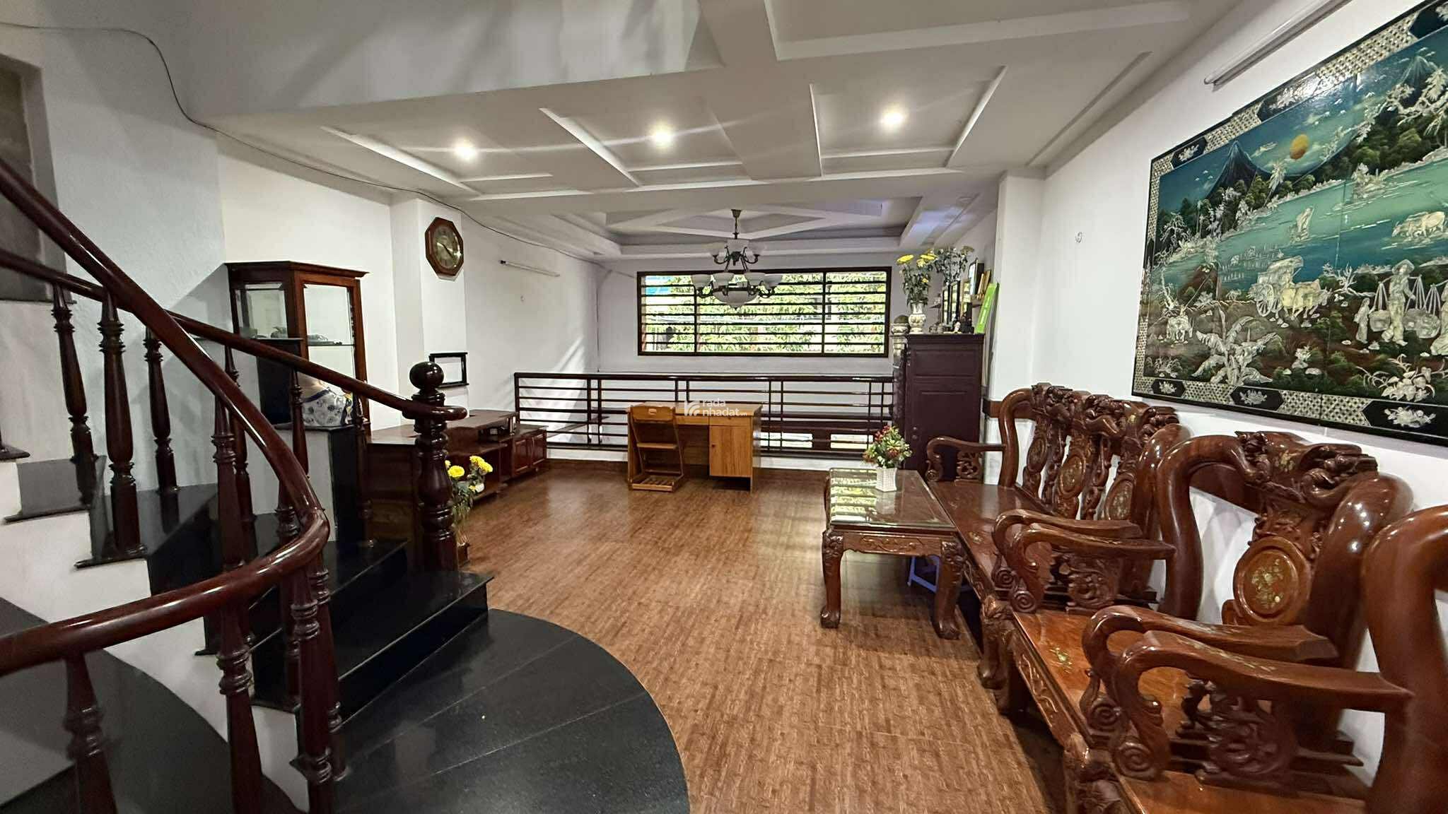 NHÀ 5 TẦNG HẦM Ô TÔ - KHU PHÂN LÔ VIP GẦN BV 175 - 6PN FULL NỘI THẤT