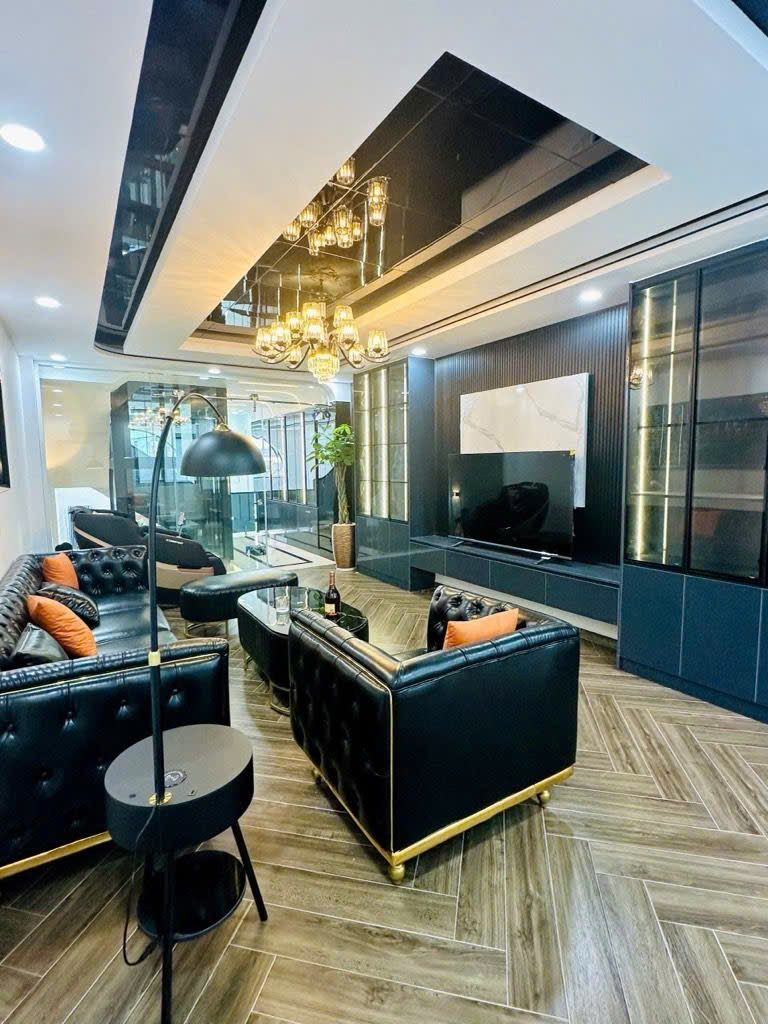 BÁN NHÀ TÂN HOÀ ĐÔNG,OTO VÀO NHÀ,THANG MÁY (4m x 18m x 5 TẦNG) 8,9 TỶ TL