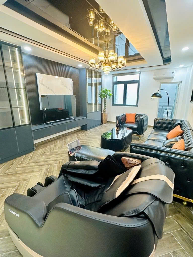 BÁN NHÀ TÂN HOÀ ĐÔNG,OTO VÀO NHÀ,THANG MÁY (4m x 18m x 5 TẦNG) 8,9 TỶ TL