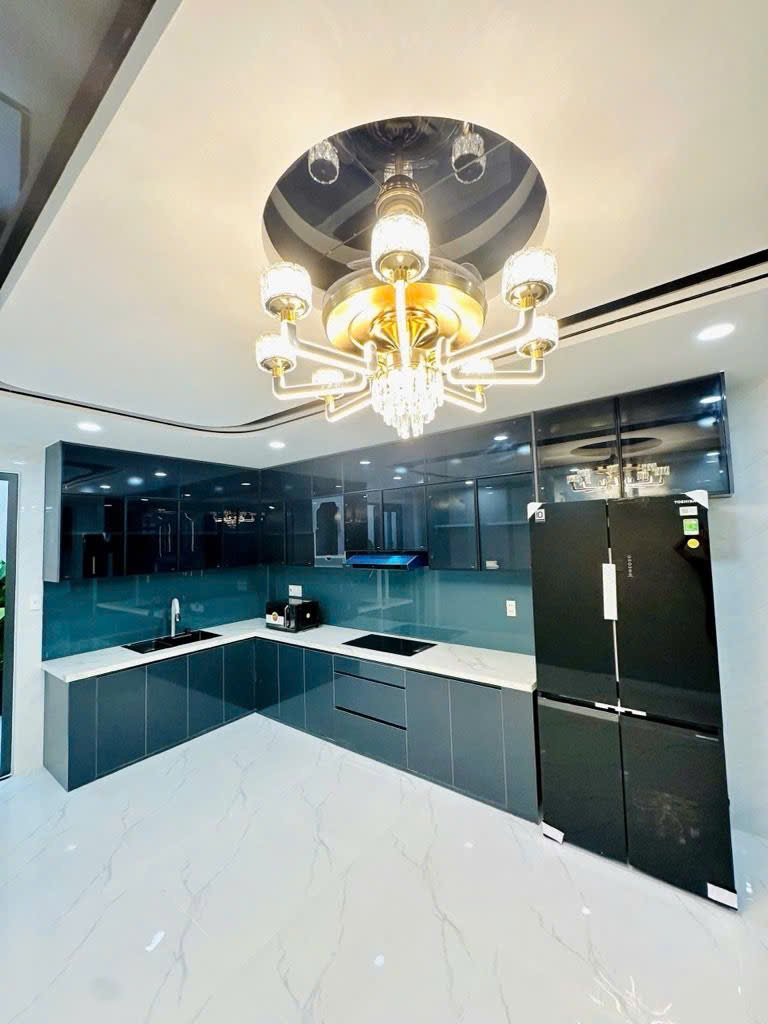 BÁN NHÀ TÂN HOÀ ĐÔNG,OTO VÀO NHÀ,THANG MÁY (4m x 18m x 5 TẦNG) 8,9 TỶ TL