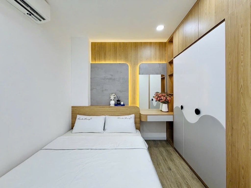TÂN BÌNH - GẦN GA METRO, GA T3 SÂN BAY -  XE TẢI THÔNG - KINH DOANH TỐT - 3 TẦNG, 3 PN, 3 WC 
