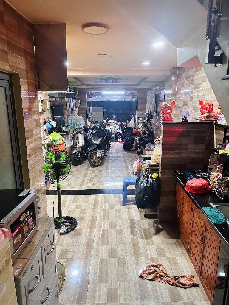 Nhà mặt tiền 3 tầng trung tâm chợ ,Hưng Phú, Chánh Hưng, gần cầu chữ Y chỉ hơn 6 tỷ