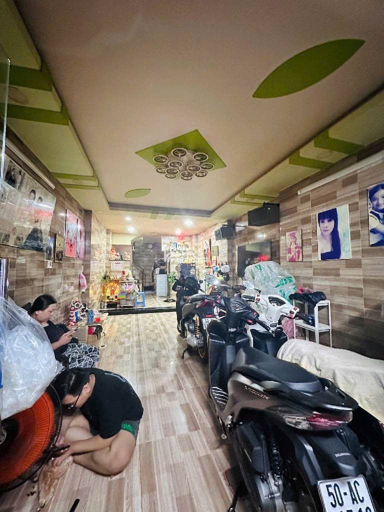 Nhà mặt tiền 3 tầng trung tâm chợ ,Hưng Phú, Chánh Hưng, gần cầu chữ Y chỉ hơn 6 tỷ