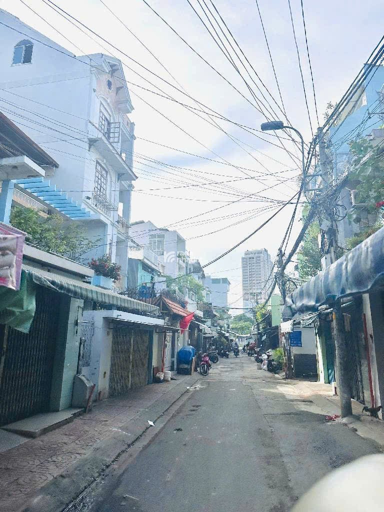 Nhà mặt tiền 3 tầng trung tâm chợ ,Hưng Phú, Chánh Hưng, gần cầu chữ Y chỉ hơn 6 tỷ