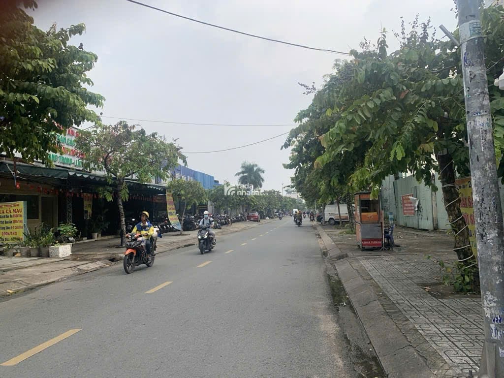 Nhà 3 tầng sát mặt tiền Đông Hưng Thuận 06 Quận 12 Hẻm 5m 4.5x23m full thổ Giá 8.88 Tỷ