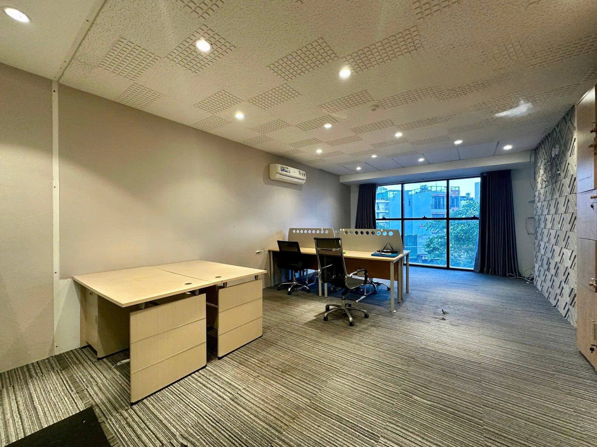 Văn phòng officetel diện tích lớn 51m2, cho thuê 14 triệu/tháng, The Sun Avenue Quận 2