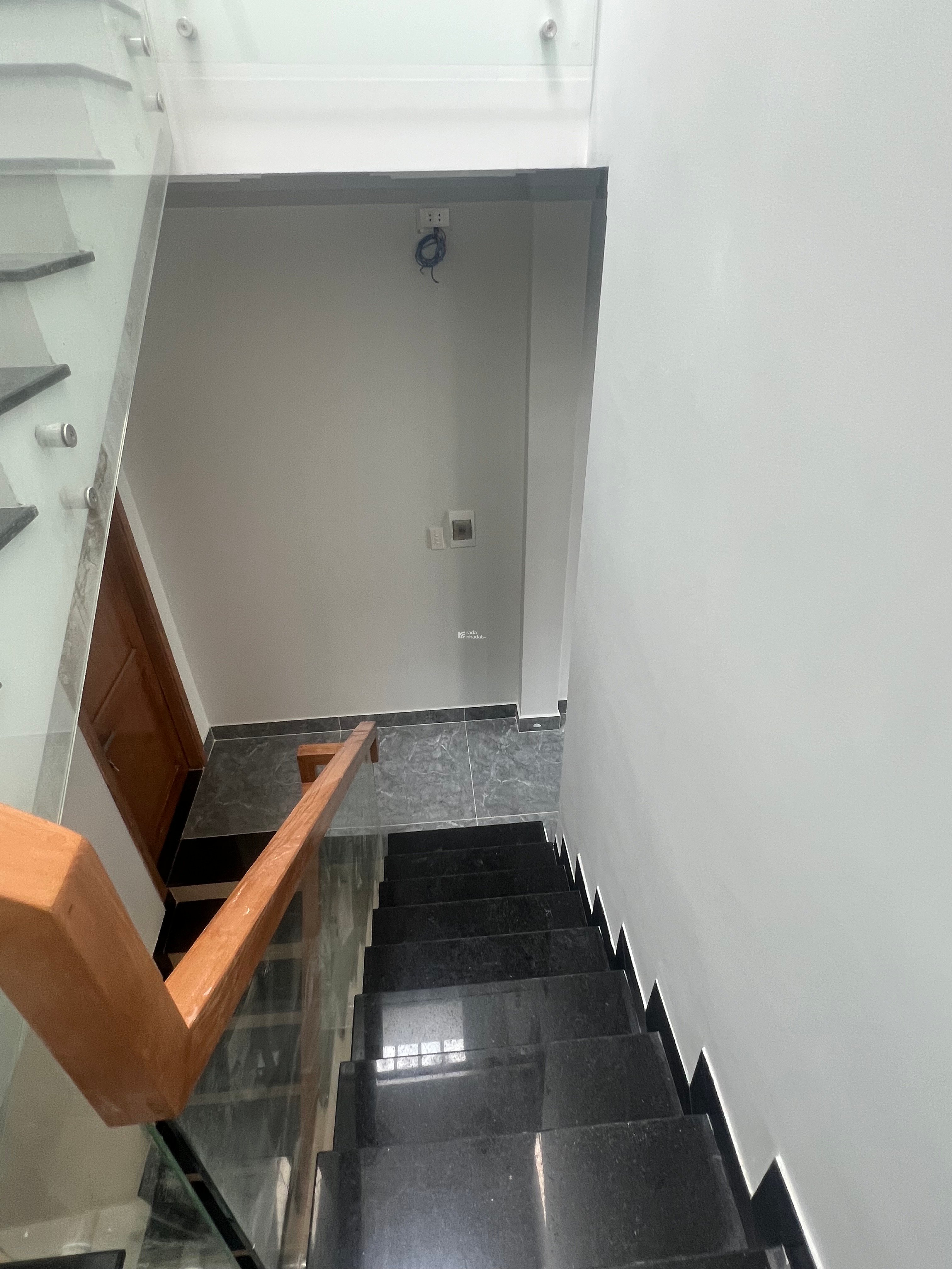 BÁN NHÀ 3 TẦNG MỚI XÂY, ĐẸP NHẤT KHU PHỐ, XE HƠI ĐỖ NGÀY ĐÊM!