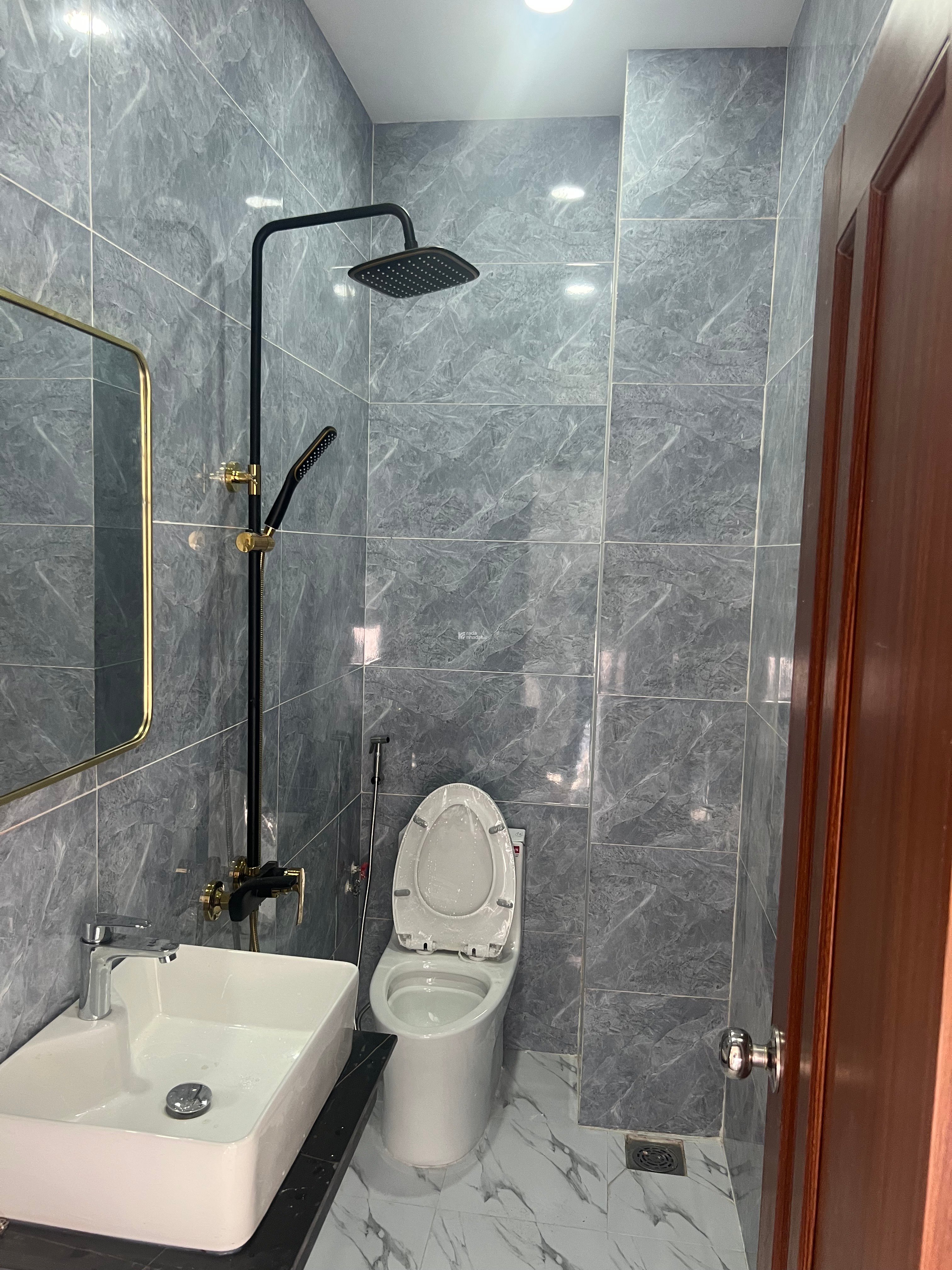 BÁN NHÀ 3 TẦNG MỚI XÂY, ĐẸP NHẤT KHU PHỐ, XE HƠI ĐỖ NGÀY ĐÊM!