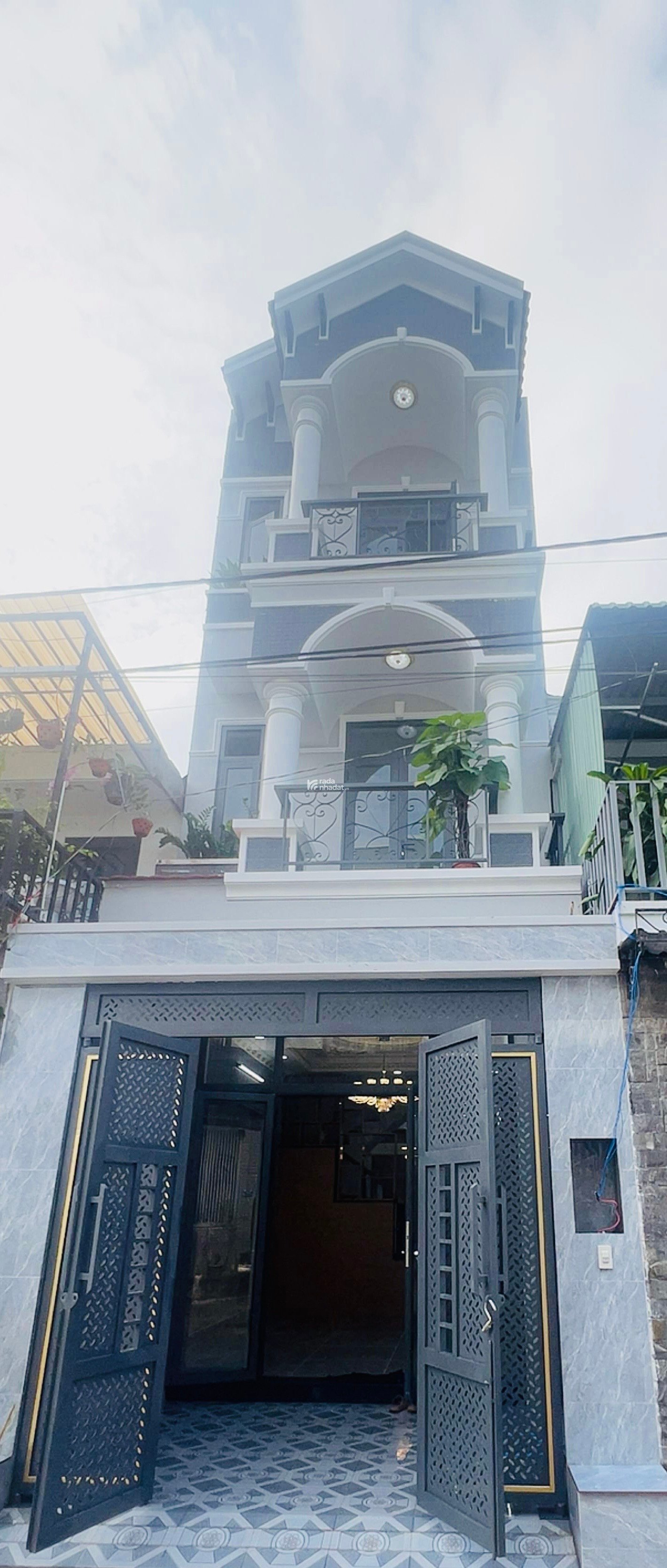 BÁN NHÀ 3 TẦNG MỚI XÂY, ĐẸP NHẤT KHU PHỐ, XE HƠI ĐỖ NGÀY ĐÊM!