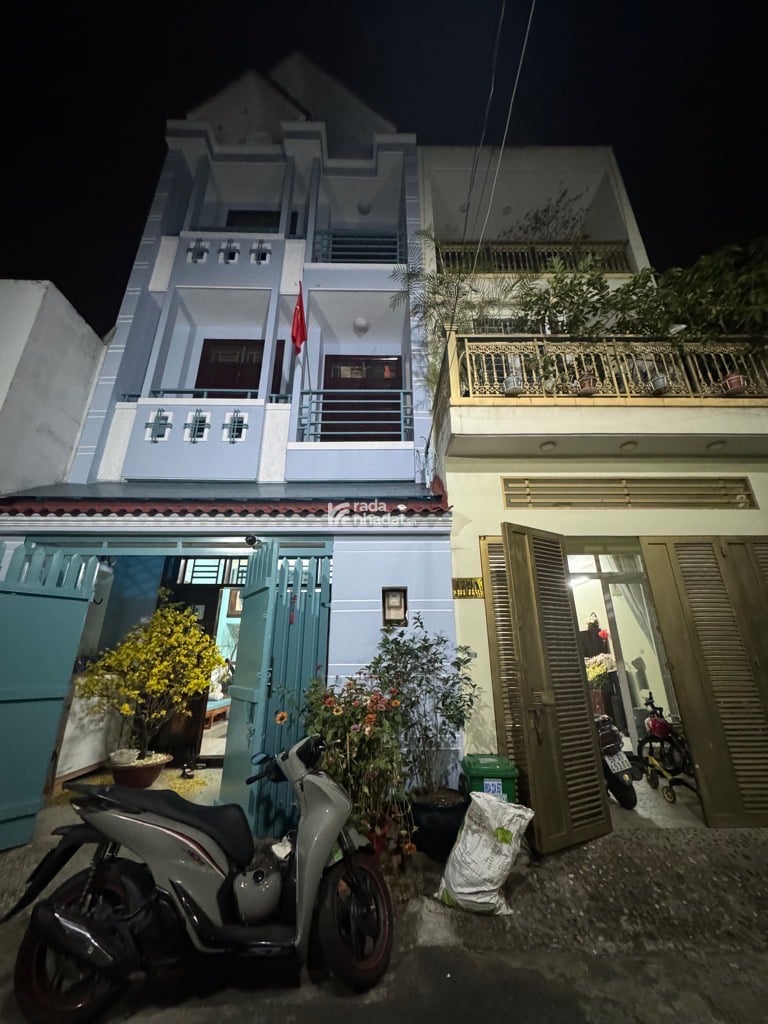 Bán nhà 4 Tầng - 82m2 ngang 5 - Khu phân lô gần Vincom Quận 9 - Chỉ 8.4 tỷ tl