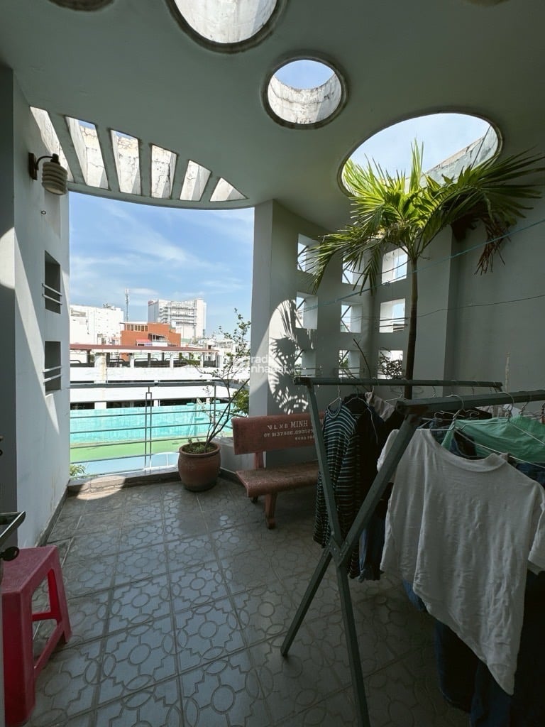 NHÀ 5 TẦNG - 47M2 - 6PN - ĐƯỜNG THÔNG Ô TÔ - GẦN CHỢ PHẠM VĂN HAI - 9 TỶ TL 