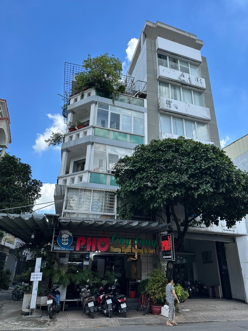 Tân phú .16 tỷ .sở hữu nhà 4 tầng góc 2 mặt tiền Đ . Độc Lập , Q.tân phú . 5.4 x10m 