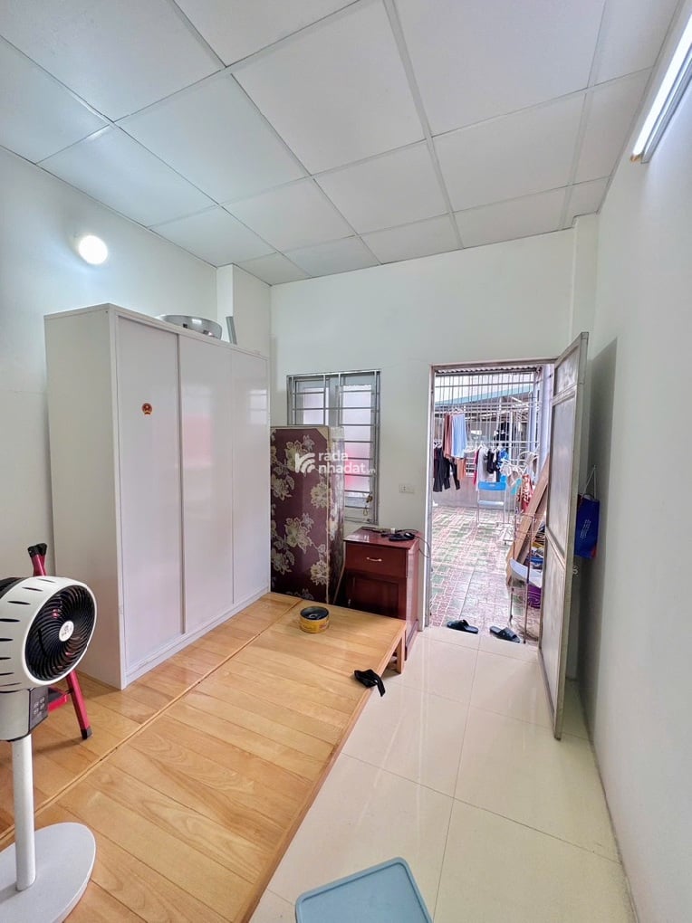 CẦU GIẤY - LÔ GÓC - 40M2 - SỔ VUÔNG - DÂN XÂY KIÊN CỐ - 8.2 TỶ