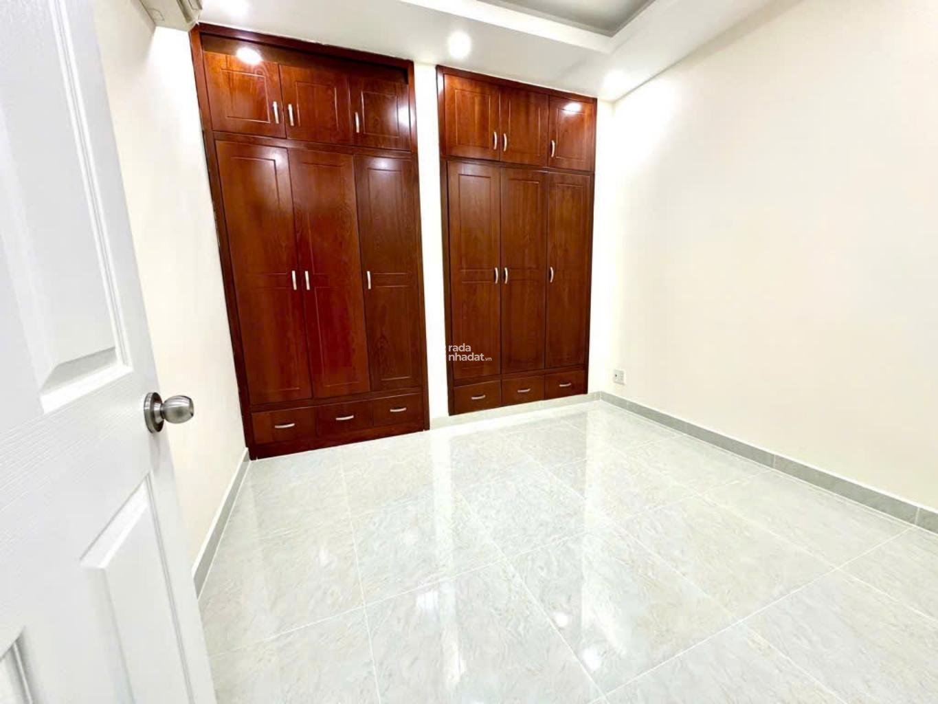 BÁN NHÀ 3 TẦNG, Ở HAY CHO THUÊ ĐIỀU LỜI, NGAY CHỢ GÒ VẤP , ĐỐI DIỆN ĐH CN
