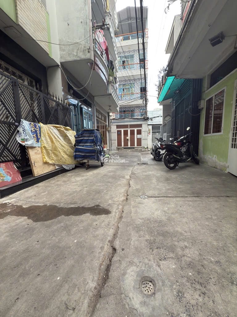 Bán nhà Đồng Đen. Hẻm ô tô 7 chỗ. Nhà sát mặt tiền đường. Vị trí đắc địa.