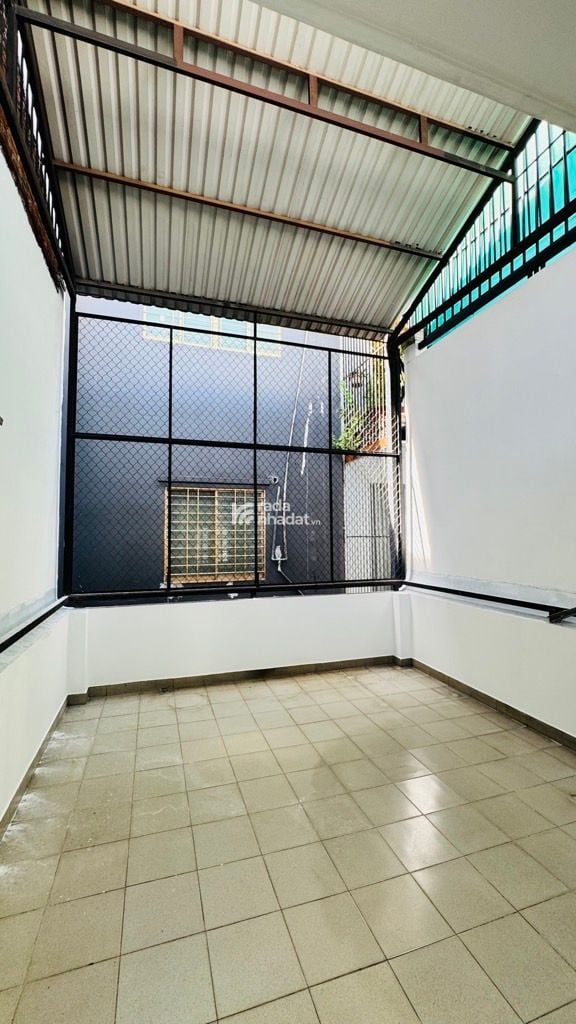 (QUẬN 8) NHÀ ĐẸP 3 TẦNG DƯƠNG BÁ TRẠC, 60M2, NGANG 4M, KHU DCHH, HẺM THÔNG SÁT MẶT TIỀN, 7.6T (TL)