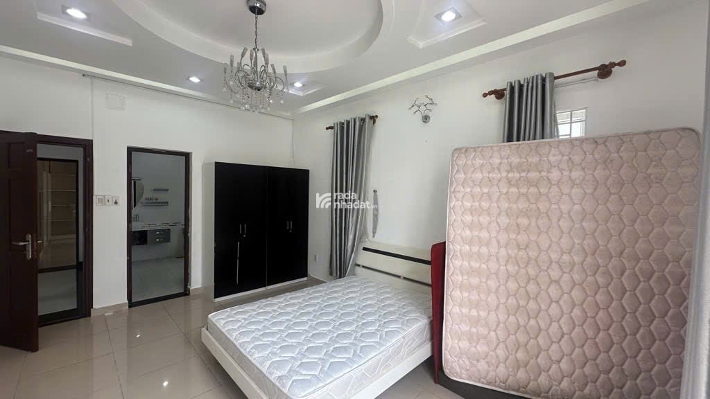 Biệt Thự Hẻm Xe Hơi Gần Mặt Tiền P7 Bình Thạnh - Diện Tích Khủng 15x17 - 11PN 8WC Rộng Thoáng