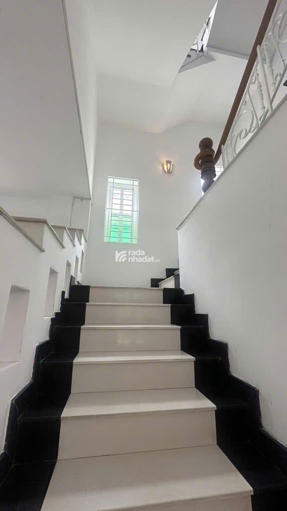 Biệt Thự Hẻm Xe Hơi Gần Mặt Tiền P7 Bình Thạnh - Diện Tích Khủng 15x17 - 11PN 8WC Rộng Thoáng