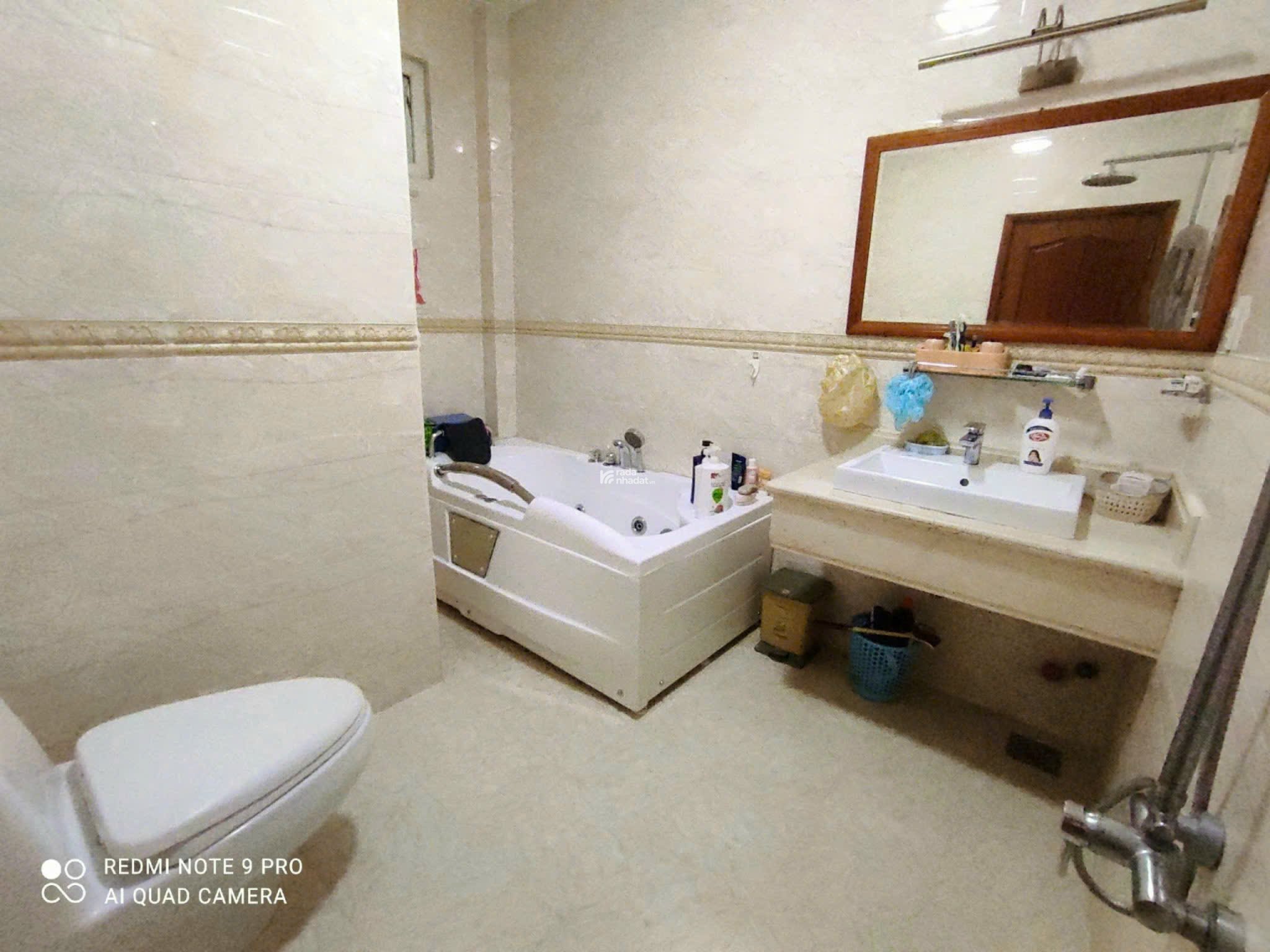 Bán nhà mặt tiền đường Đào Duy Từ Q.Phú Nhuận dt(4 x 20m) giá 20 tỷ
