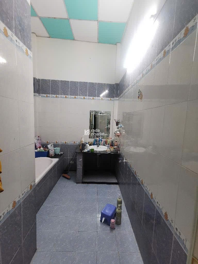 Bán nhà , 2 mặt tiền , dt 182 m2 , ngang 6m , khu chợ trung chánh , hóc môn , giá 11,5 tỷ