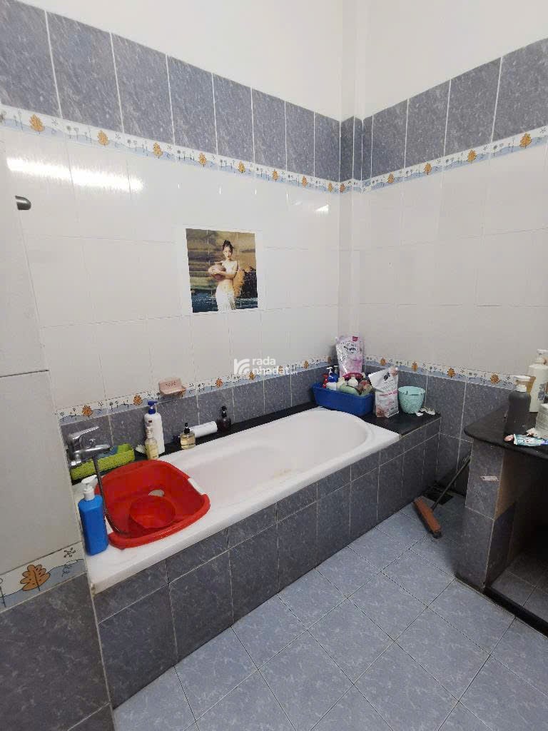 Bán nhà , 2 mặt tiền , dt 182 m2 , ngang 6m , khu chợ trung chánh , hóc môn , giá 11,5 tỷ