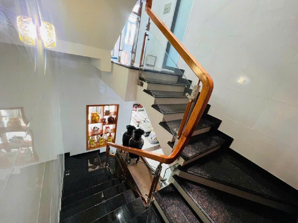 Bán Nhà Đường Lê Đình Quản - 3 Tầng Hoàn Công Chuẩn Chỉnh, HXH Đỗ Cửa , Quận 2, 9 tỷ 3