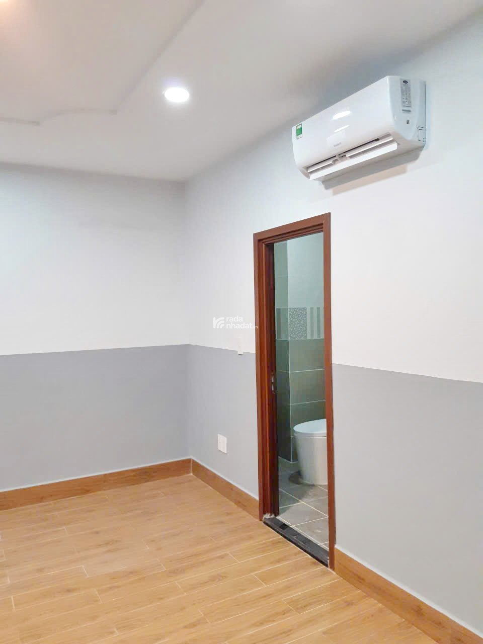 Bán CHDV 2 lầu gần mặt tiền đường Dương Bá Trạc P.2 Quận 8